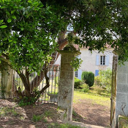 Bed and Breakfast Le Loriot Champagne-et-Fontaine Exterior foto